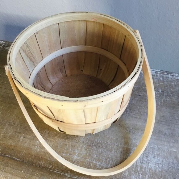 Wood basket with movable handle farmers market fruit picking egg collecting - Picture 3 of 6